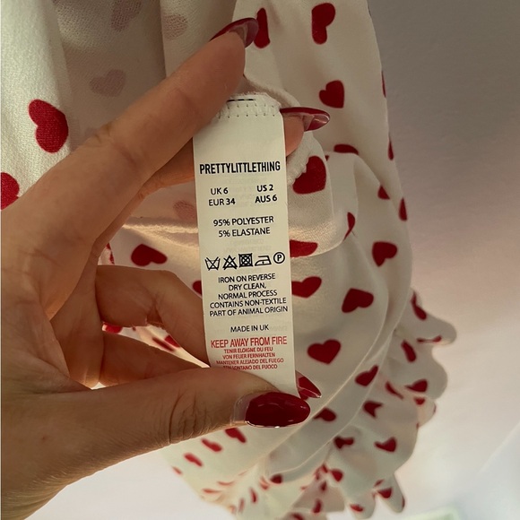 Pretty Little Thing Red Heart Cutout Dress - Picture 5 of 6